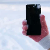 Чому смартфон вимикається на морозі і як цьому запобігти?