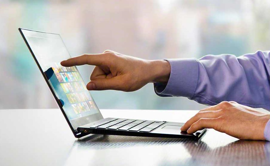 VAIO випустила ноутбук з усіма роз'ємами і вагою 888 грамів | CyberCalm