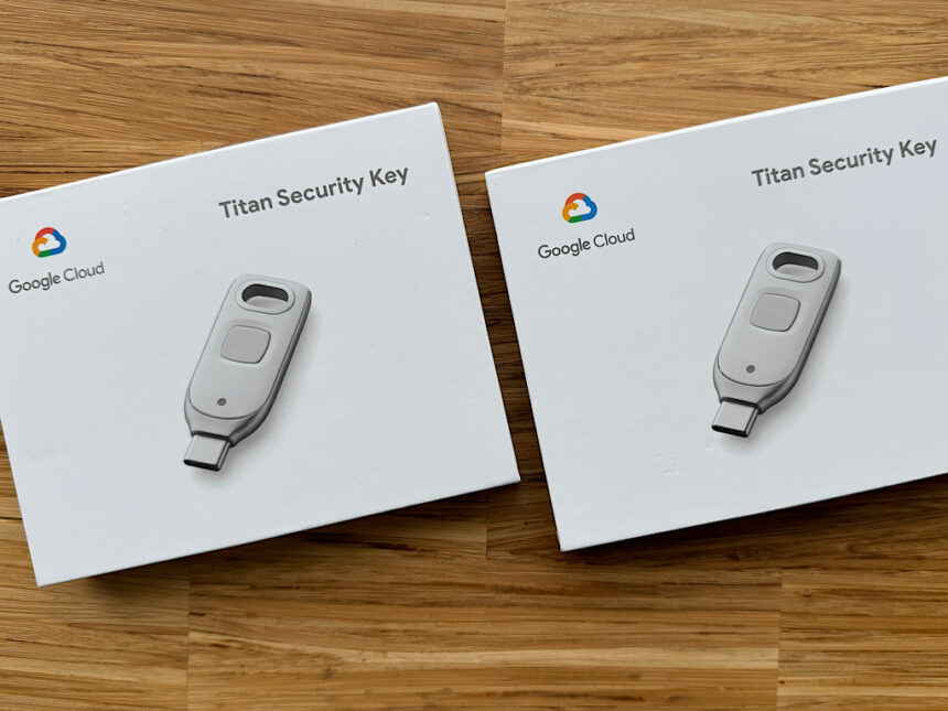 Titan Security Key: як працює апаратний ключ безпеки від Google