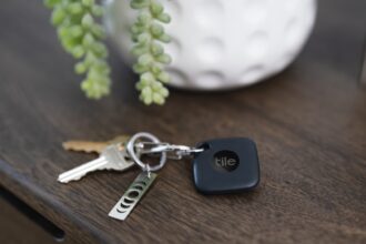 Трекери Tile мають критичну вразливість, що дозволяє переслідувачам відстежувати ваше місцезнаходження