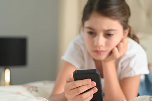 girl with phone
