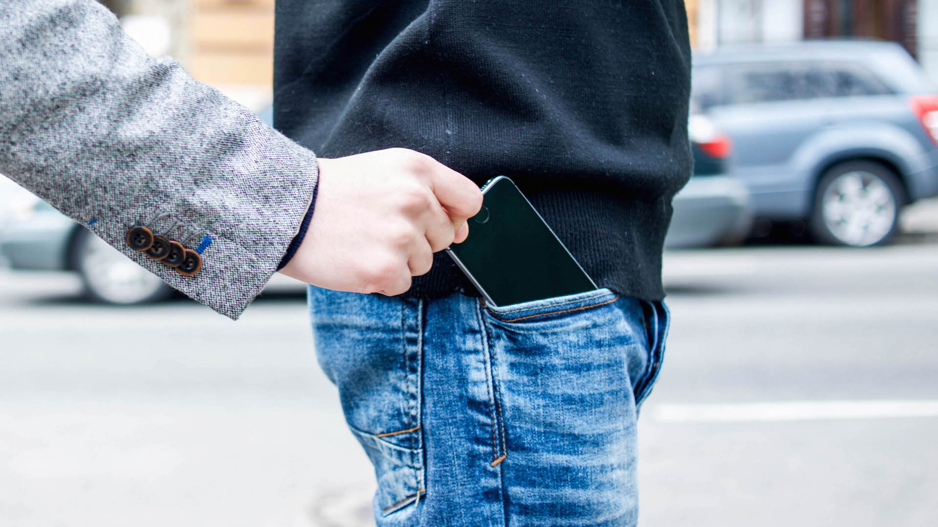 Як знайти iPhone, якщо він вимкнений або розряджений? - Cybercalm on we.ua