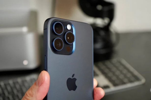 Apple вперше випередила Samsung за обсягом світових поставок смартфонів