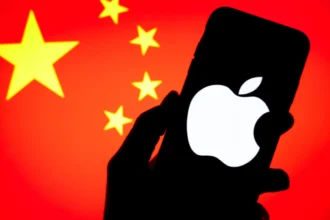 Apple наказали видалити WhatsApp і Threads з китайського магазину додатків
