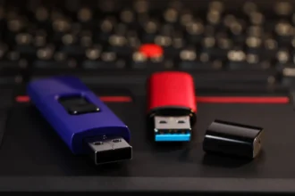 Чим небезпечні невідомі USB-флешки: захист від вірусів та крадіжки даних