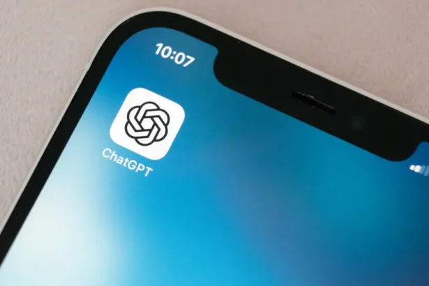 OpenAI відкочує оновлення, через яке ChatGPT поводився дивно
