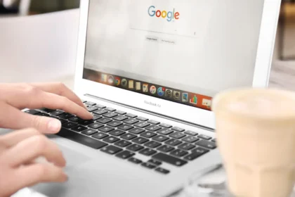 Як видалити персональну інформацію з пошуку Google