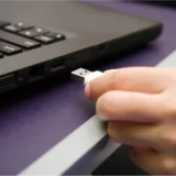 4 речі, які ніколи не слід підключати до USB-портів ноутбука чи телефону