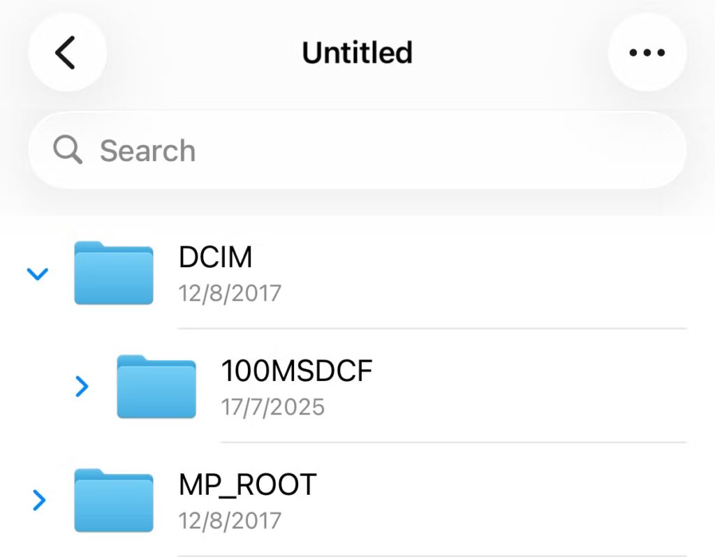 the contents of a digital camera s memory card in the ios 26 files app