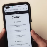 Дослідження підтвердило: AI-чатботи надмірно підлабузницькі