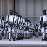 Одна голосова команда перетворює гуманоїдних роботів на інструменти кібератак