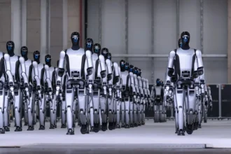 Одна голосова команда перетворює гуманоїдних роботів на інструменти кібератак