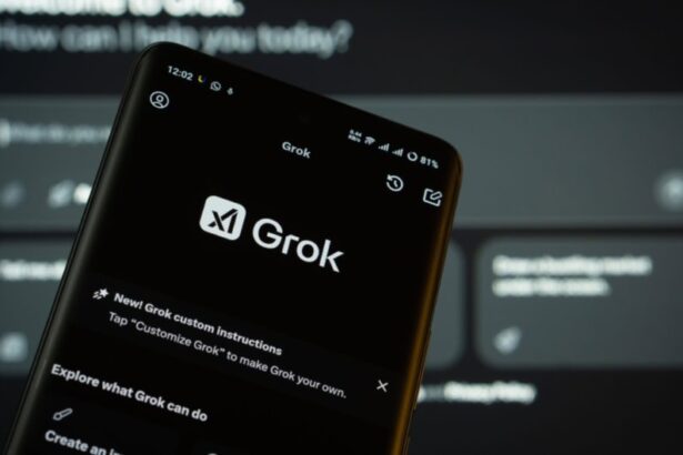 Grok "роздягнув" матір дитини Ілона Маска — тепер вона подає в суд