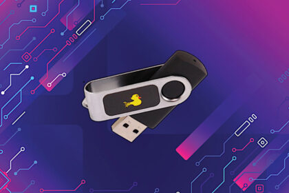 Якщо ви побачили USB-накопичувач із таким логотипом — не підключайте його до комп'ютера