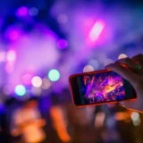 Лазер у нічному клубі може назавжди пошкодити камеру вашого смартфона