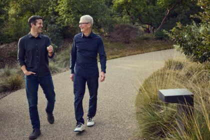 Тім Кук залишає посаду CEO Apple після 14 років — його наступником стане Джон Тернус