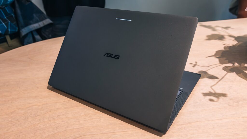 Перші Googlebook уже в продажу: чим ноутбуки Google відрізняються від Chromebook 16 Asus Googlebook 14