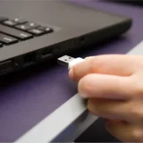 4 речі, які ніколи не слід підключати до USB-портів ноутбука чи телефону