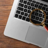 Як виявити програми для стеження на вашому ноутбуці